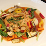 トラント.トロワ - 鮮魚のムニエル小玉葱とベーコン添え バルサミコ酢と牛のジェ　　　