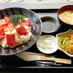 陽氣楼 - マグロ丼