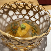 すし 副島康広 - ヤリイカ　イカソーメン　
                    ヤリイカのミミを使ったイカソーメン。出汁、雲丹、食感のコラボが大変美味しい⭐️⭐️⭐️⭐️⭐️
                    