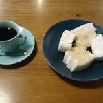 市川屋珈琲 - 季節のフルーツサンドのセット