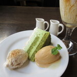 三日月 - 抹茶のムース　ランチにプラス200円