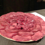 焼肉 思食 - タンとハラミ