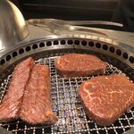 焼肉 思食 - 但馬玄のシンシン漬けとサガリ