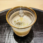 新ばし 星野 - 冬瓜入りつくね芋: 美しいガラスの器！