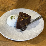 餃子といえば芭莉龍 - 自家製ピスタチオのショコラテリーヌ♩