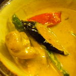 うるしカレー - ナスのグリーンカレーは、白に近い色。