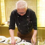 トゥ・ラ・ジョア イズム - 