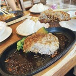 洋食と珈琲の店トロル - ハンバーグ