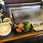 どろ焼亭 - 唐揚げ食べ放題定食　７４８円