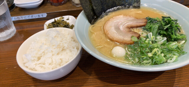 横濱家系ラーメン 龍乃家 （横濱家系ラーメン タツノヤ） - 宮崎 