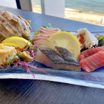 道の駅 みつ シーサイドレストラン 魚菜屋 - 瀬戸膳の五種盛り