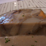 シェ・イノ - アミューズ　セップ茸とジロール茸のテリーヌ　マッシュルームのソース