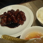 倶楽湾 - 黒酢酢豚ランチ