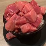 Taishuu Nikukappou Nikukyuu - こぼれまぐろ丼