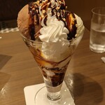 ヨックモック - チョコレートパフェ　990円