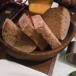 Brasserie mmm - 自家製パン