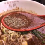 中国手打拉麺 馬賊 - 痺れる濃厚スープ