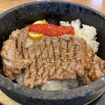 レストラン 四季彩 - 石焼ステーキ丼アップ
