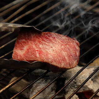 備長炭で焼き上げた新鮮なお肉や魚介！