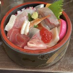 秀寿し - 750円の海鮮丼