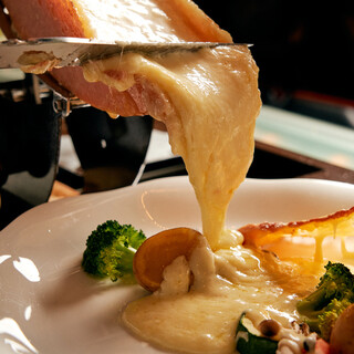 The melty and crispy [Raclette] is an original that you won't find anywhere else!