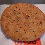 おせんべいやさん本舗 煎遊 - 料理写真:黒胡椒せん