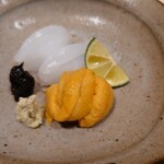 日本料理 柳燕 - 呼子の障泥烏賊、根室の雲丹