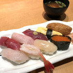 Sushidainingutachibana - ランチのにぎり盛り合わせ