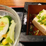 焼鳥と釜飯 ひろしま - 冷奴も美味い