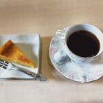 Kore Kafe - かぼちゃのケーキ，ホットコーヒー