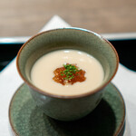 USHIGORO S. - 牛コンソメジュレとピュアホワイトの冷製