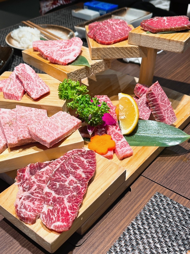 和牛焼肉 牛武士 （ギュウサムライ）のご予約 - 北谷町/焼肉 | 食べログ 和牛焼肉 牛武士 (北谷町/焼肉)
