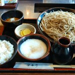 Yakiniku Teuchi Soba Eiyou Tei - 「麦とろそばセット そば大盛」（¥1010-税込）です。そば大盛は¥130-税込です。つまり普通盛は¥880-税込です。