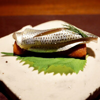 アカ - こはだのボカディージョ