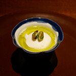 アカ - オリーブオイルとミルクアイス