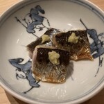 Sushi Aizawa - 酢〆鰯の炙り