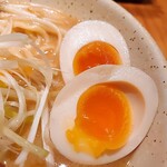 つじ田 味噌の章 - 半熟玉子がとろっ