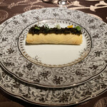 La maison du caviar 17℃ - 北海道噴火湾産毛蟹のクレープ包み、アムールキャビア添え