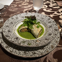 La maison du caviar 17℃ - 燻製をかけた鮎のステュルーデル、ケールのソース