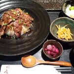 升屋 - 国産牛ステーキ丼(1000円)