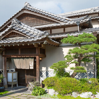 伝統を感じるレトロな店内で、柳川名物「うなぎ」をご堪能あれ