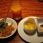 伊達のTonTon酒場 美日月 - いちばん左のおくらの胡麻和えがおいしかったー