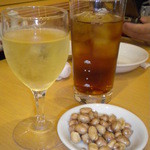 鳳琴樓 - グラスワインとウーロン茶