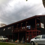 手打蕎麦いちむら - 【2012年10月】テラスの下から店舗を臨む。