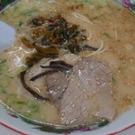 長浜ラーメン 一心亭 - 辛子高菜(辛くないけど)投入！