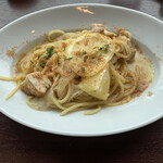 トラットリア グランボッカ - ローストチキン入りペペロンチーノ