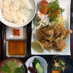 たつみ食堂 - とりから揚げ定食(バニラアイス付き) 880円