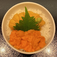 函館うに むらかみ 日本生命札幌ビル店 - 利尻・礼文島産エゾバフンウニ 食べ比べ丼 レギュラーサイズ(塩水うに・無添加生うに)