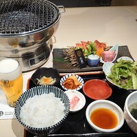 牛刺しと焼肉 仔虎 クリスロード店 - 上選焼肉ランチ(ライス大盛無料)2600円