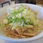 なりたけ - しょうゆラーメン 750円 薬味多め無料